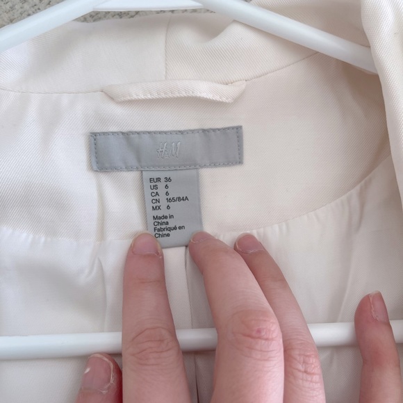 Cream Buttonless Blazer - Picture 2 of 3